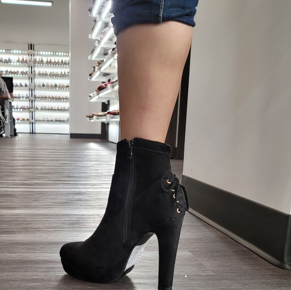 High sky black faux Suede booties lace up - Picture 5 of 6